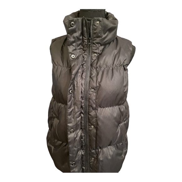 Gap Black Down Insulated Puffer Vest - Picture 3 of 10